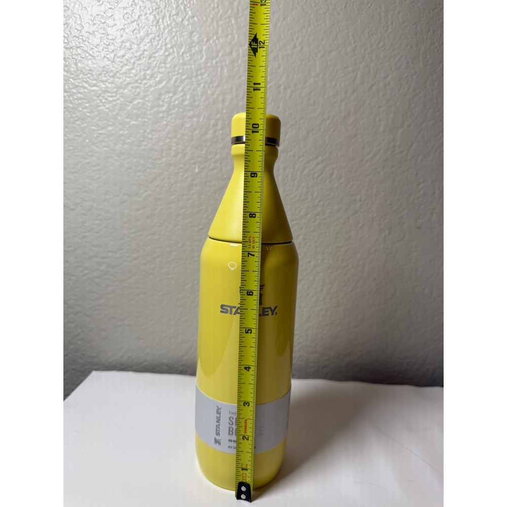 NWT Stanley All Day Slim Bottle 20 oz Daffodil Gloss Yellow Leakproof - Picture 8 of 8